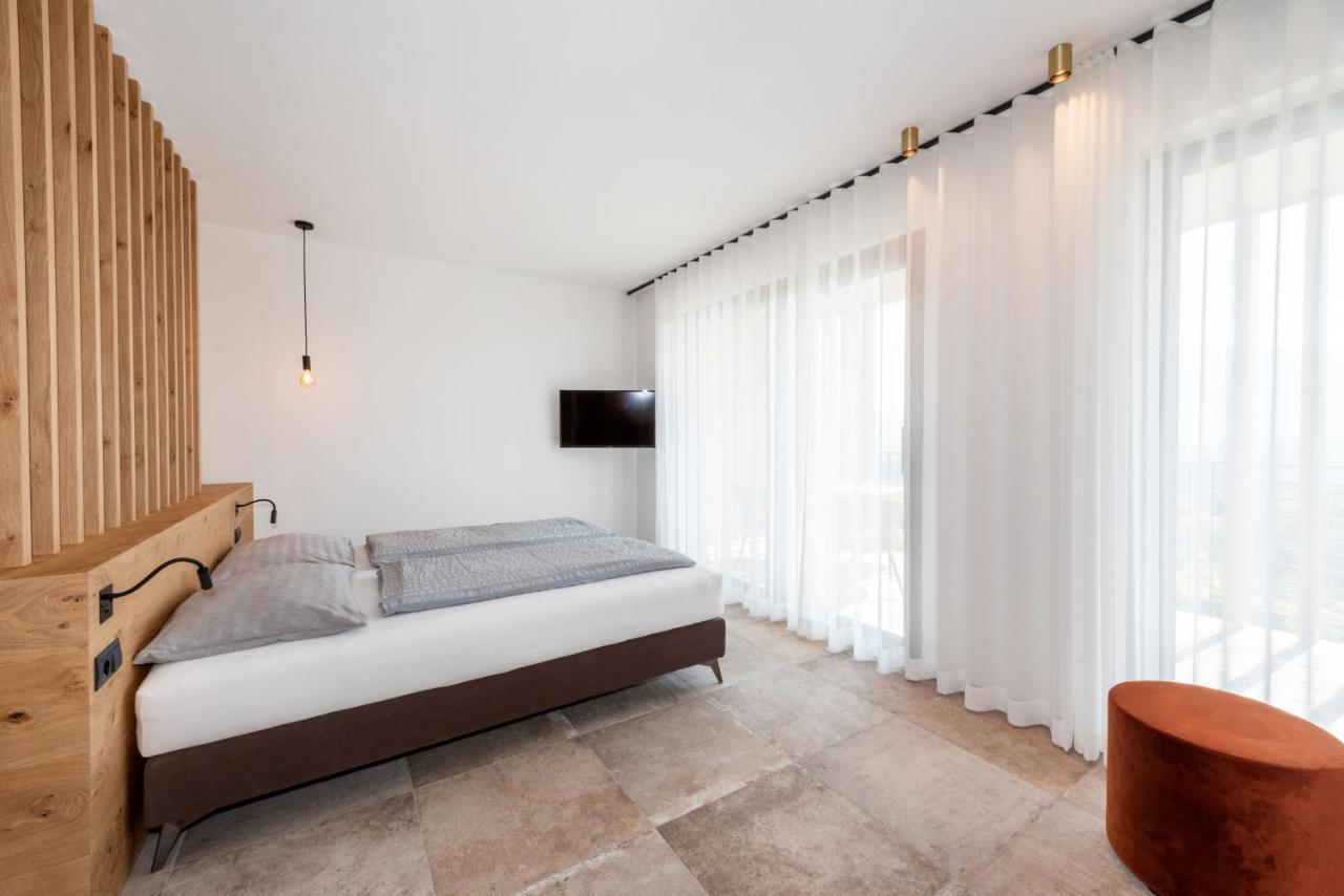 Villa Montis Exclusive Holiday Apartments In Eppan With Spectacular Views Of Dolomites And Bolzano Area Eppan an der Weinstraße Buitenkant foto